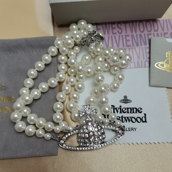 Vivienne Westwood Three Row Pearl Bas Relief Choker - Picture 14 of 14